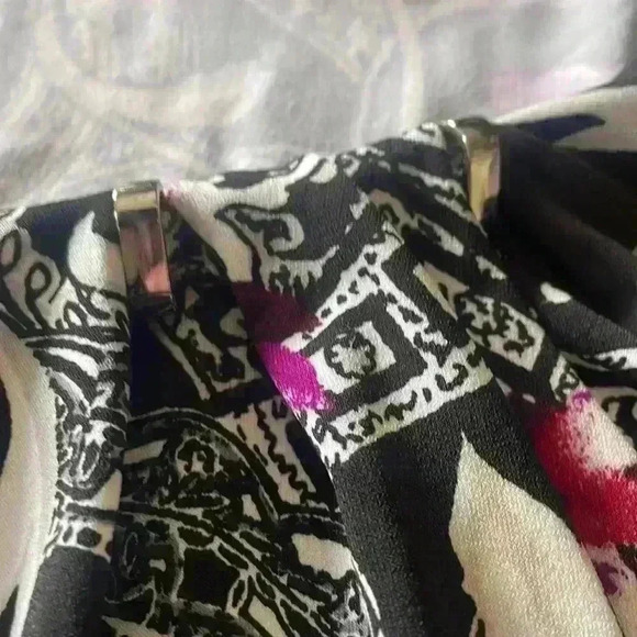 White House Black Market Blouse - Picture 4 of 5